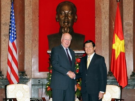 Staatspräsident Truong Tan Sang empfängt US-Senatspräsident Patrick Leahy - ảnh 1
